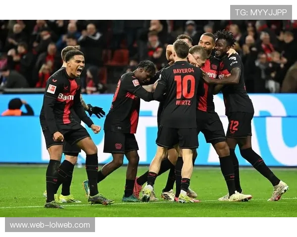 勒沃库森上半场连失三球难阻巴黎攻击潮，败局早早定型