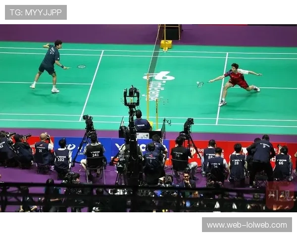 全运会羽毛球男团鏖战至凌晨，孙飞翔脱衣庆祝锁定胜局