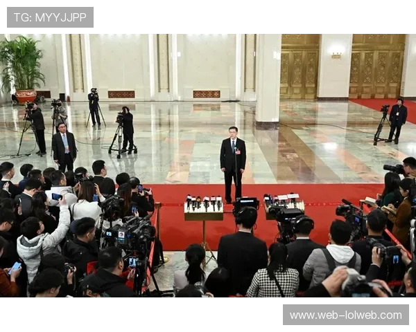 媒体日活动举行，选手接受集体采访